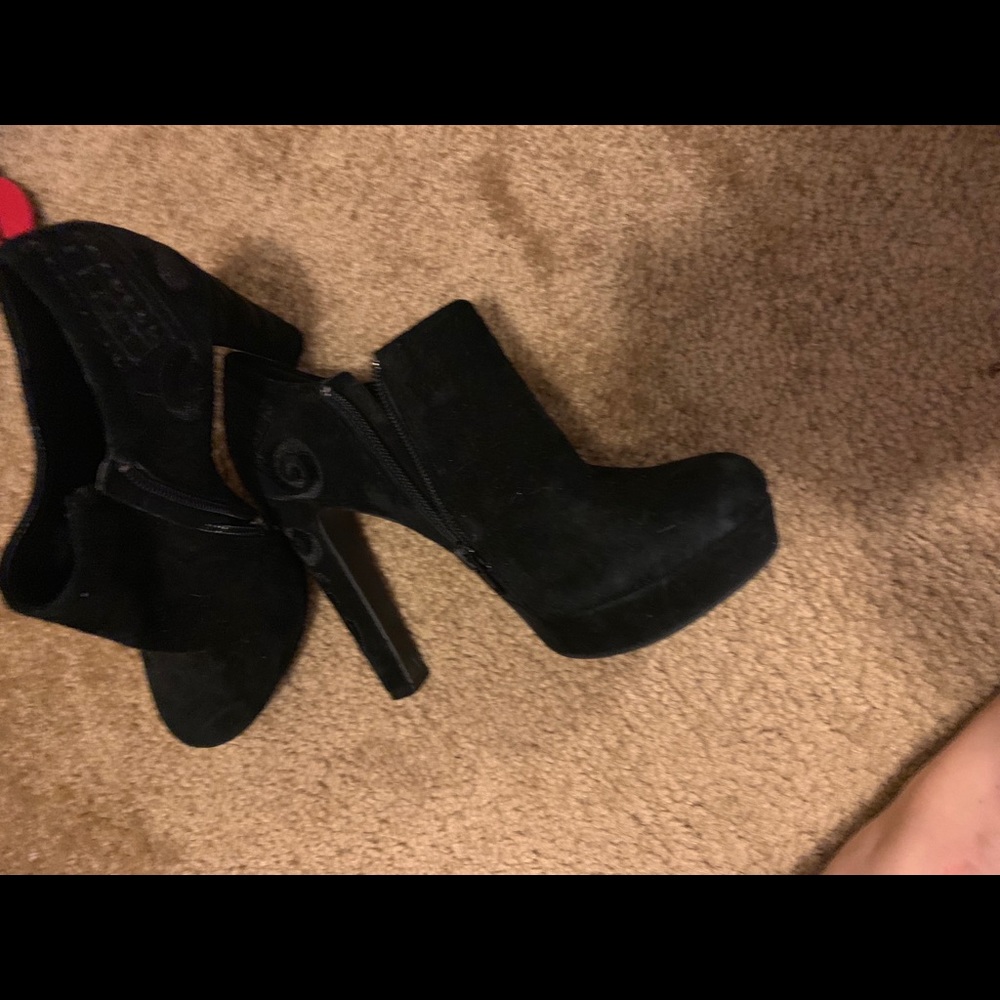 Gianni Bini booties